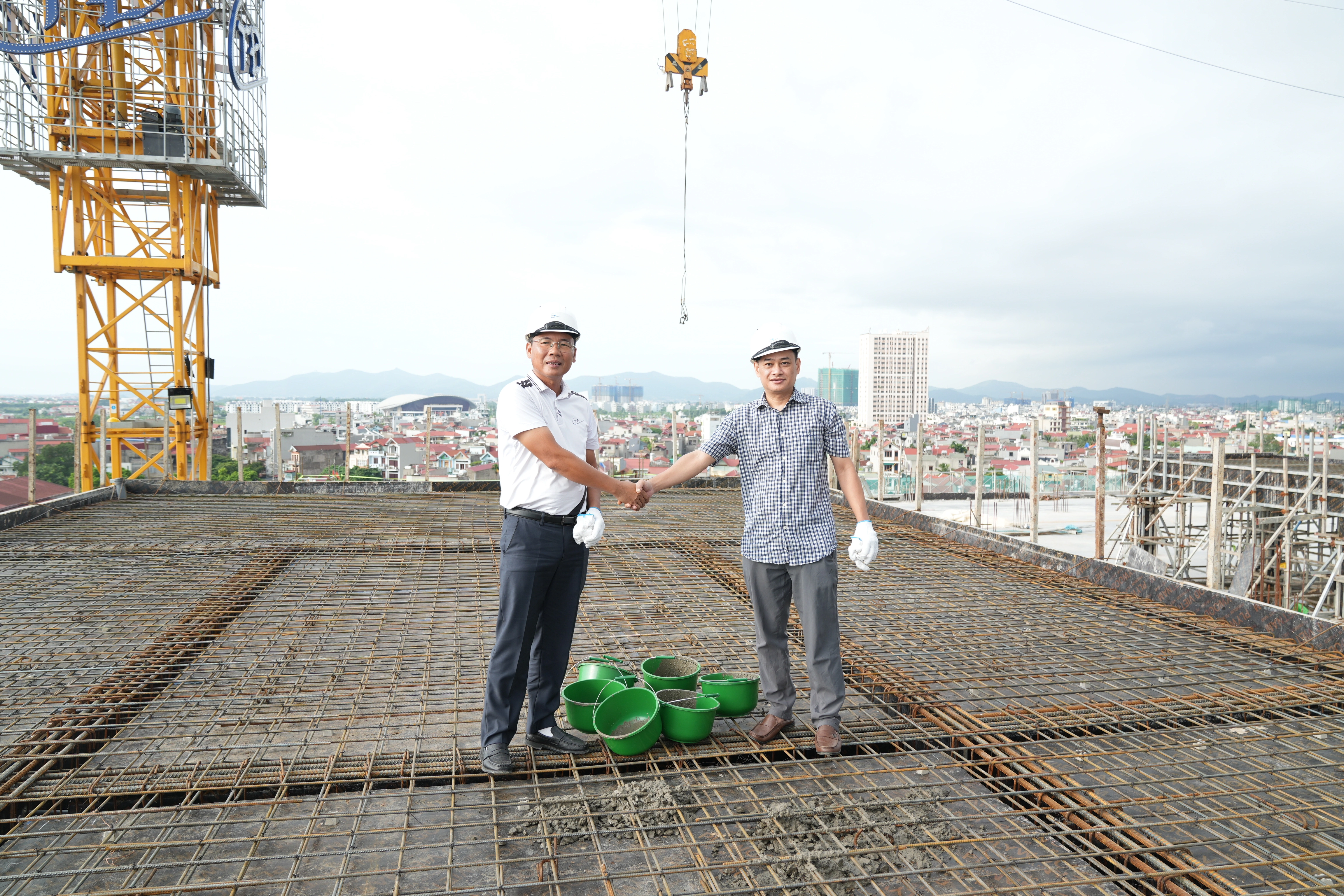 Lễ Cất Nóc dự án